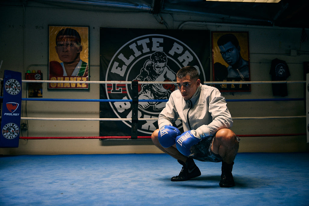 How does a sauna suit reduce chances of injury?