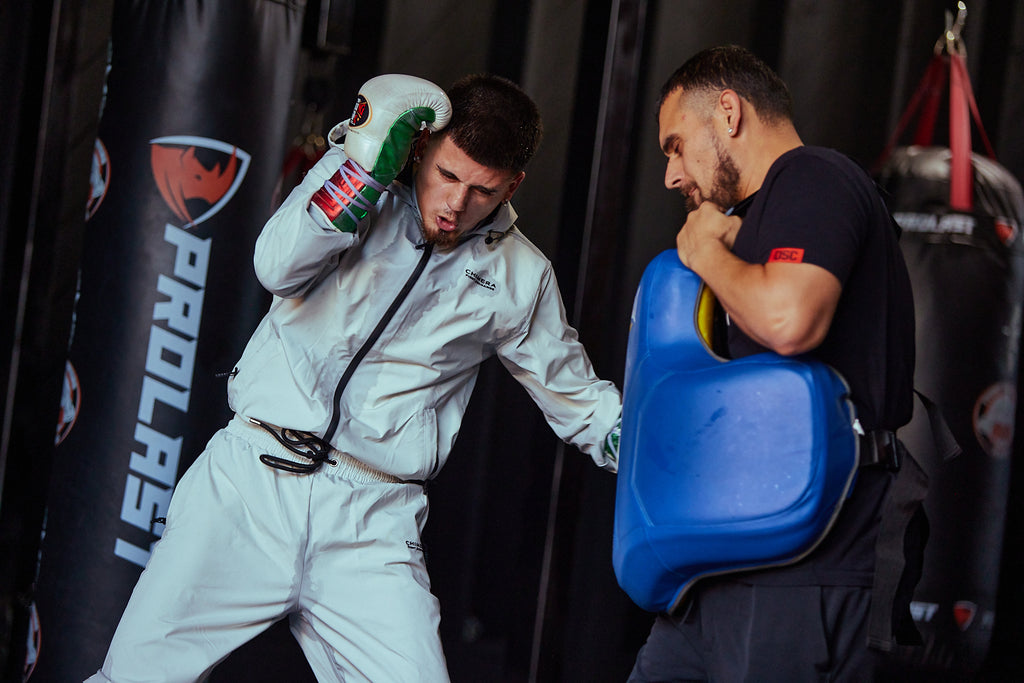 5 Benefits of Wearing a Sauna Suit During Fight Sport Training